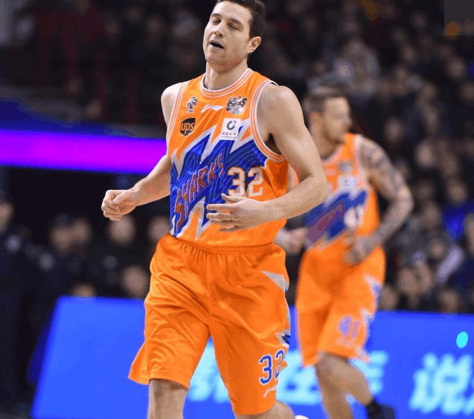 河南男篮惊险胜出,擒得胜利点火季后赛希望(河南男篮队员名单)