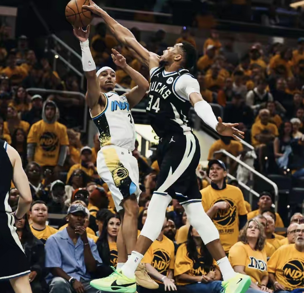 足球直播_雄鹿主场击败步行者